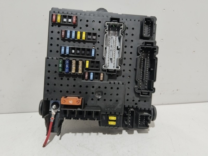 Recambio de caja reles / fusibles para volvo xc90 d5 executive (7 asientos) (136kw) referencia OEM IAM 28017881  
