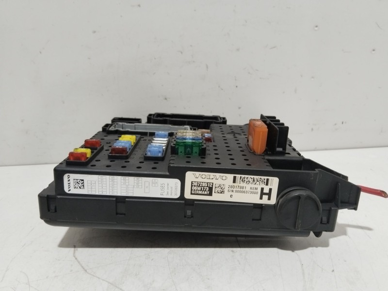 Recambio de caja reles / fusibles para volvo xc90 d5 executive (7 asientos) (136kw) referencia OEM IAM 28017881  