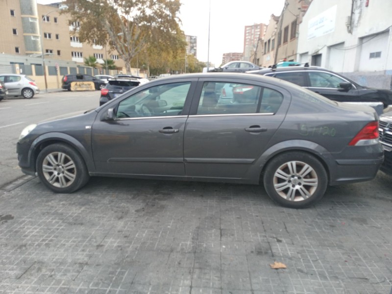opel astra h sedán (a04) del año 2009