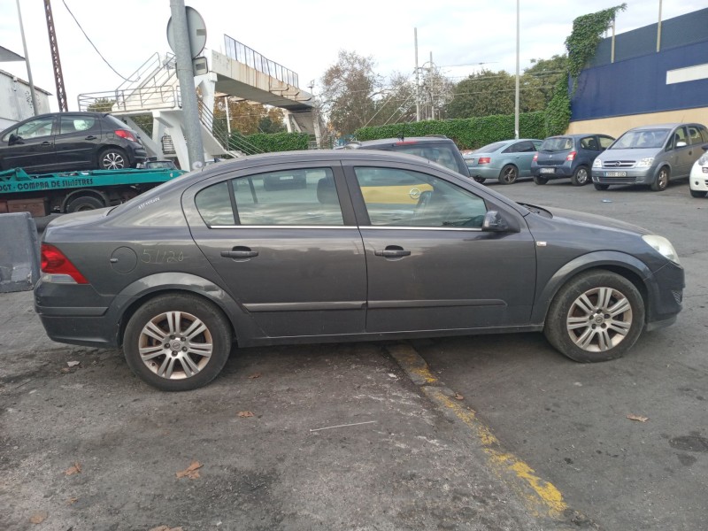 opel astra h sedán (a04) del año 2009