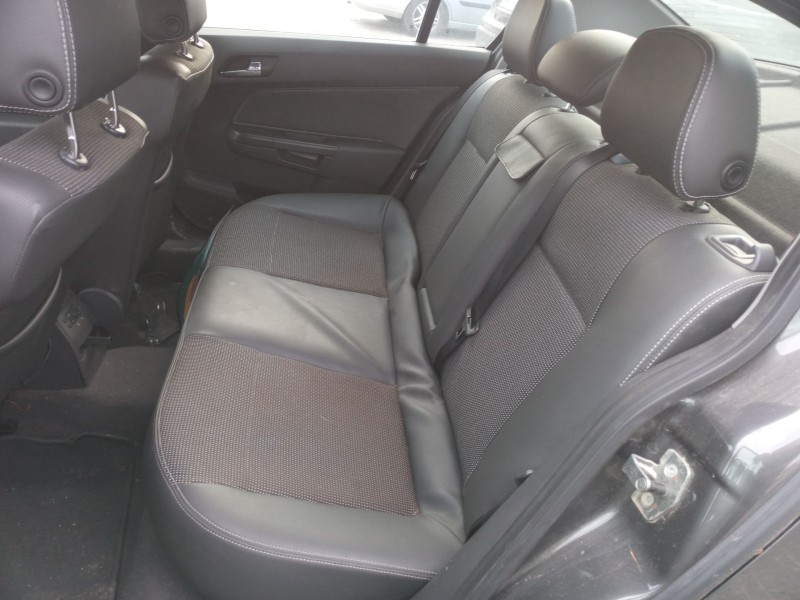 opel astra h sedán (a04) del año 2009