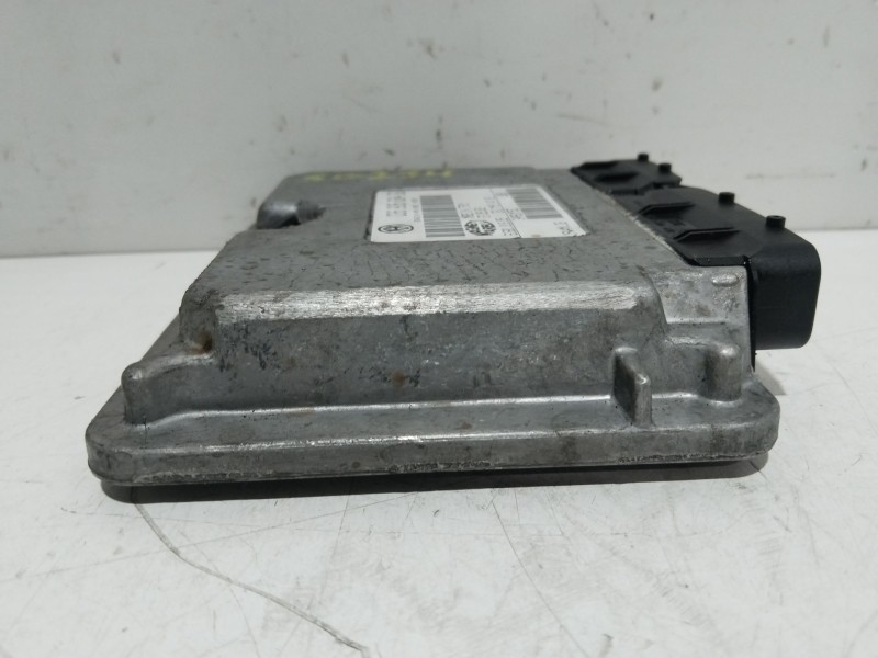 Recambio de centralita motor uce para ssangyong rodius i 2.7 xdi referencia OEM IAM 036906034DG  