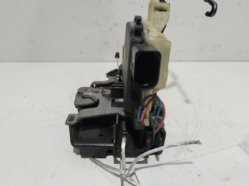 Recambio de cerradura puerta delantera derecha para skoda octavia berlina (1u2) tour referencia OEM IAM 3B1837016CA  