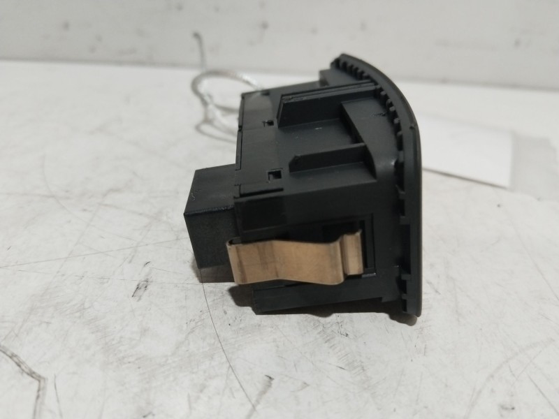 Recambio de warning para audi a1 sportback (8xa, 8xf) 1.6 tdi referencia OEM IAM   