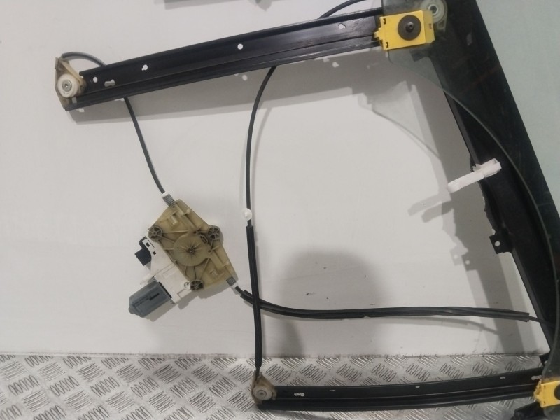 Recambio de elevalunas delantero izquierdo para audi a6 avant (4f5) 2.0 tdi referencia OEM IAM 4F0837461D  