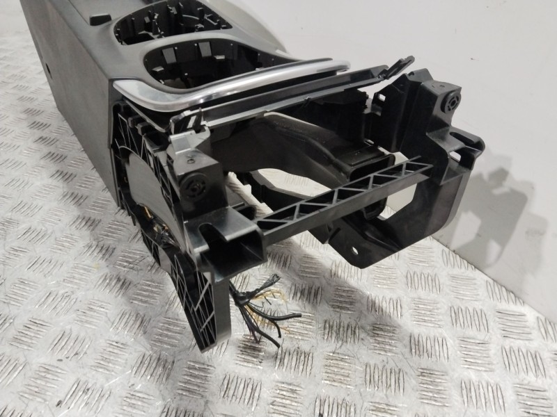 Recambio de apoyabrazos central para opel insignia a (g09) 2.0 cdti (68) referencia OEM IAM 13245742  