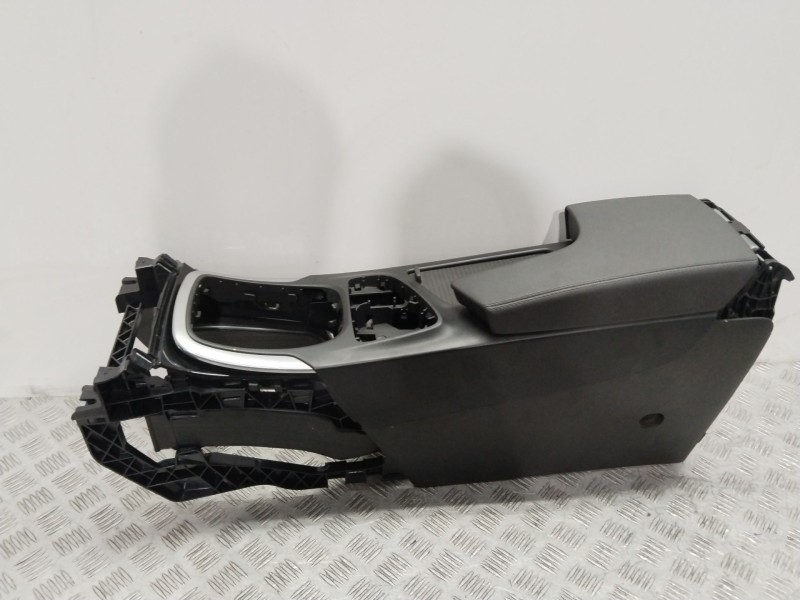 Recambio de apoyabrazos central para opel insignia a (g09) 2.0 cdti (68) referencia OEM IAM 13245742  