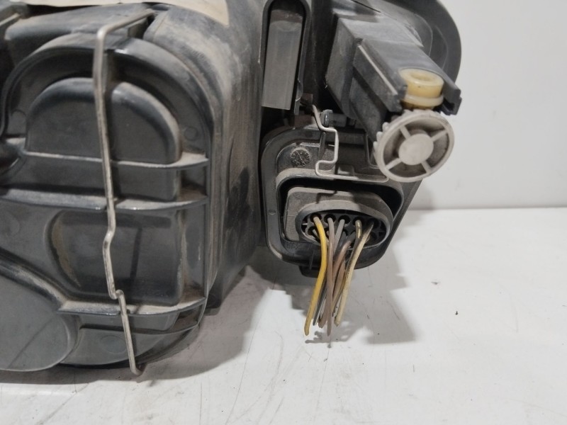 Recambio de faro izquierdo para volkswagen golf iv (1j1) 1.6 referencia OEM IAM 1J1941015C  