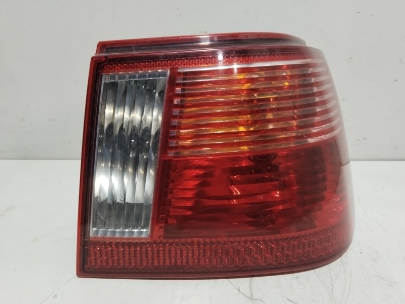 Recambio de piloto trasero derecho para seat ibiza ii (6k1) 1.0 i referencia OEM IAM 6K6945112R   Recambio de piloto trasero derecho para seat ibiza ii (6k1) 1.0 i referencia OEM IAM 6K6945112R