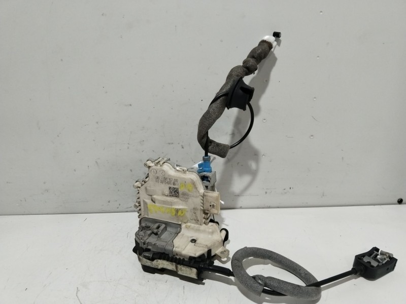 Recambio de cerradura puerta delantera derecha para peugeot 206 berlina xr referencia OEM IAM 8X1837016  