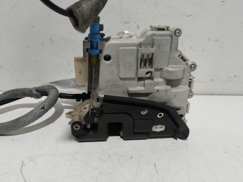 Recambio de cerradura puerta delantera derecha para peugeot 206 berlina xr referencia OEM IAM 8X1837016  