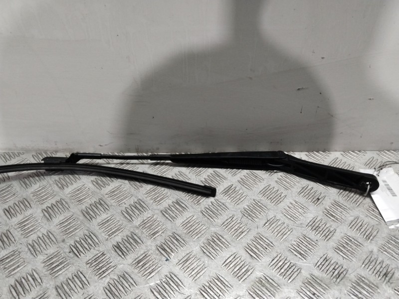 Recambio de brazo limpia delantero izquierdo para skoda rapid active referencia OEM IAM 5JB955409  