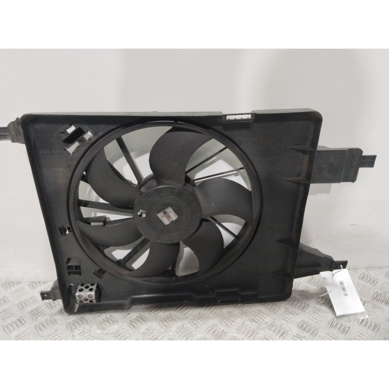 Recambio de electroventilador para renault megane ii berlina 5p confort authentique referencia OEM IAM 8200151464  