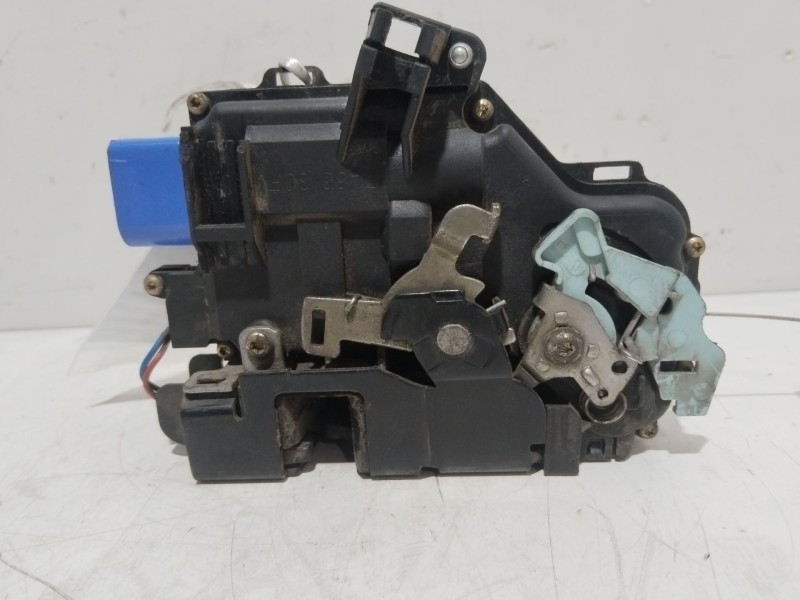 Recambio de cerradura puerta delantera derecha para volkswagen golf v (1k1) 1.6 referencia OEM IAM 3D1837016  