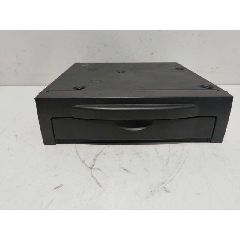 Recambio de sistema audio / radio cd para volvo xc90 d5 executive (7 asientos) (136kw) referencia OEM IAM 36050346  