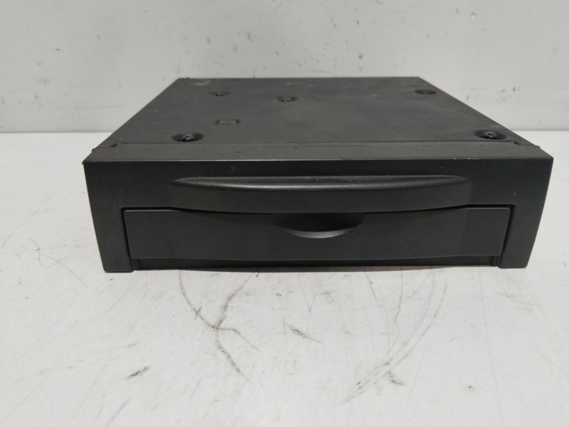 Recambio de sistema audio / radio cd para volvo xc90 d5 executive (7 asientos) (136kw) referencia OEM IAM 36050346  