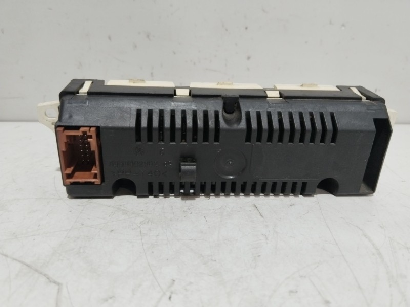 Recambio de pantalla multifuncion para peugeot 207 xt referencia OEM IAM 5555502902 5555502902  Recambio de pantalla multifuncion para peugeot 207 xt referencia OEM IAM 5555502902 5555502902
