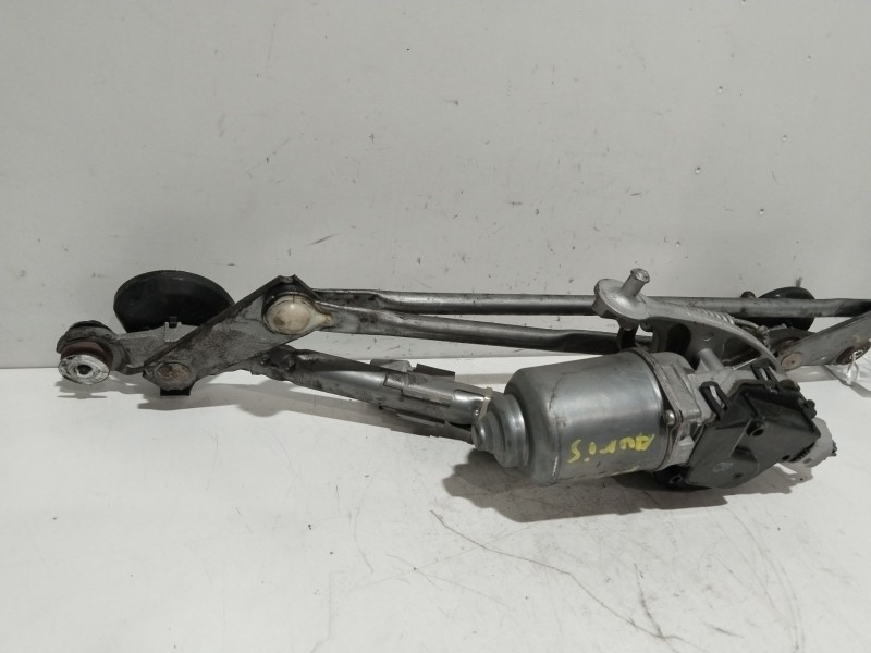 Recambio de motor limpia delantero para toyota auris básico referencia OEM IAM 8511002190  