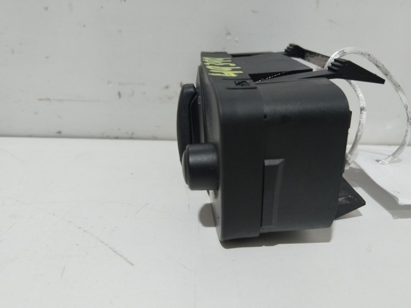 Recambio de mando luces para ford fiesta (cb1) ghia referencia OEM IAM 18884132  