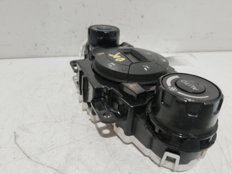 Recambio de mando calefaccion / aire acondicionado para ford fiesta (cb1) ghia referencia OEM IAM 8A6T18C612  