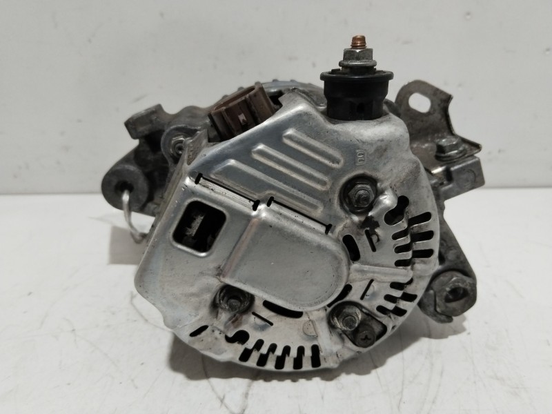 Recambio de alternador para toyota iq 2 referencia OEM IAM 2706040060  