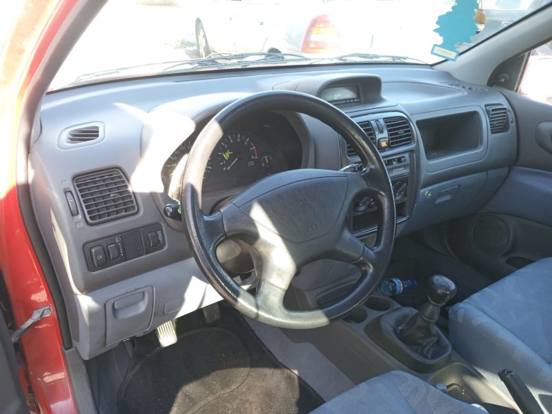 mitsubishi space star monospace (dg_a) del año 1999