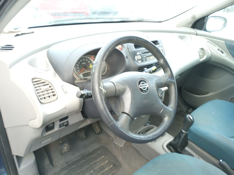 nissan almera tino (v10) del año 2001