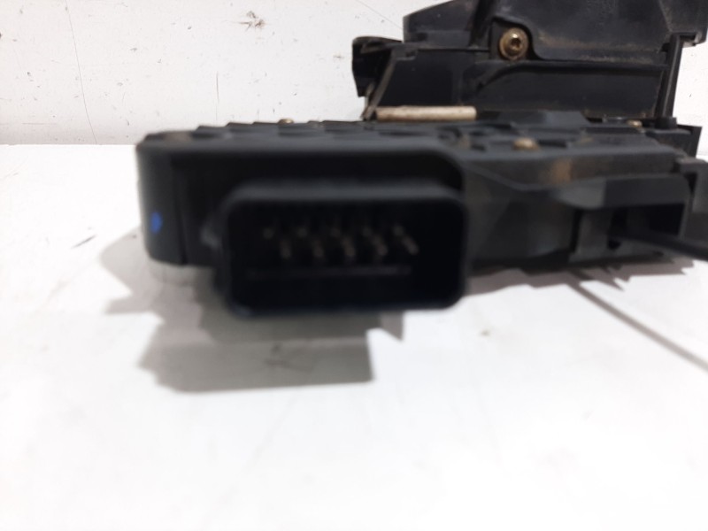 Recambio de cerradura puerta delantera derecha para mazda 3 berlina (bk) 1.6 crdt active referencia OEM IAM BR5S58310B  24001510