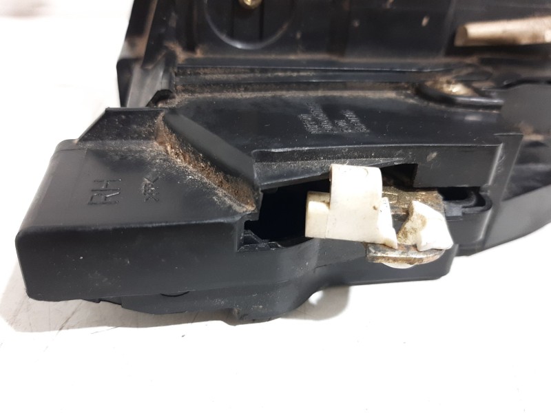 Recambio de cerradura puerta delantera derecha para mazda 3 berlina (bk) 1.6 crdt active referencia OEM IAM BR5S58310B  24001510