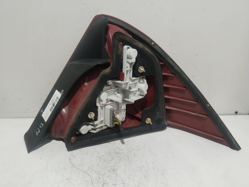 Recambio de piloto trasero izquierdo para ford mondeo iii (b5y) 2.2 tdci referencia OEM IAM 1S7113405A  