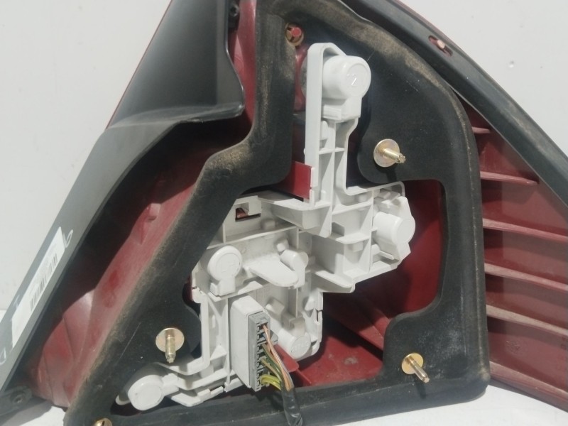 Recambio de piloto trasero izquierdo para ford mondeo iii (b5y) 2.2 tdci referencia OEM IAM 1S7113405A  