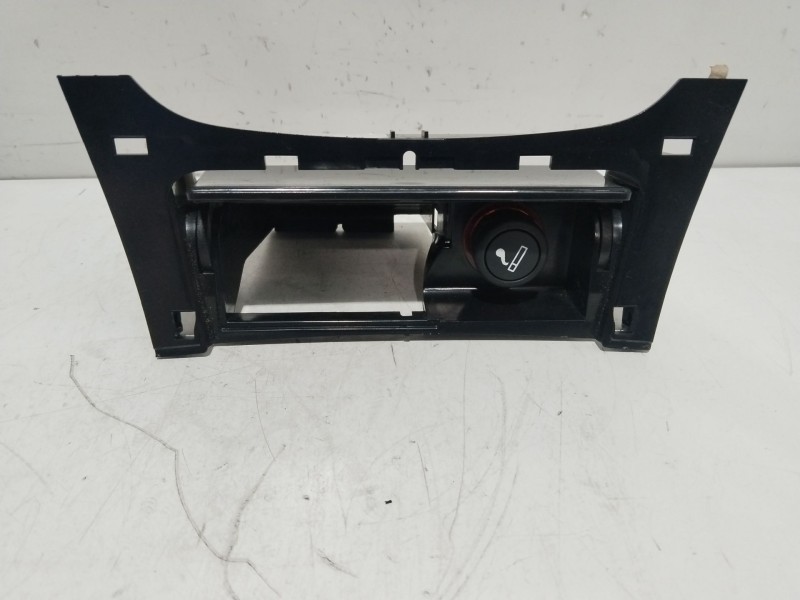 Recambio de cenicero para opel insignia a (g09) 2.0 cdti (68) referencia OEM IAM 22764032  