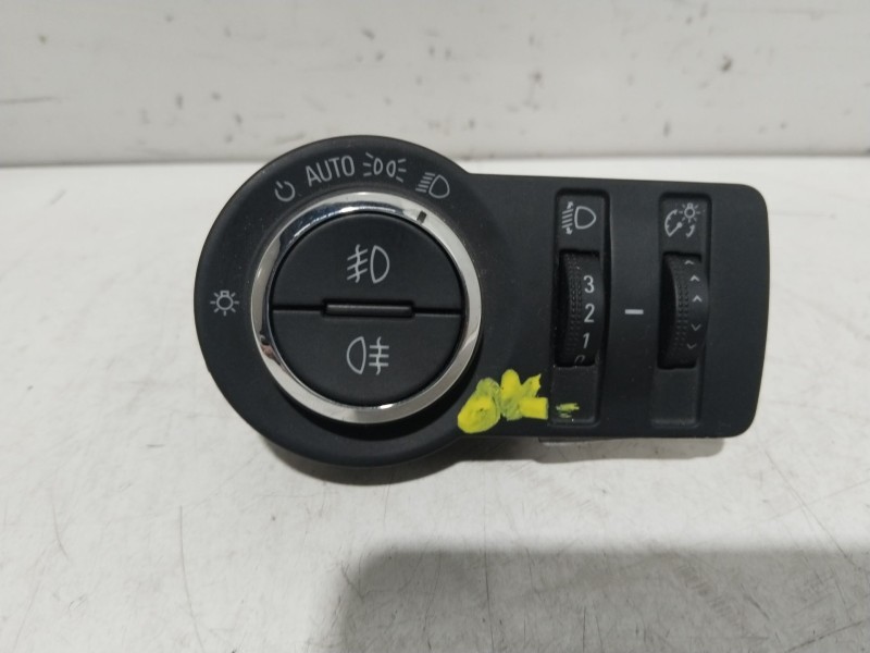 Recambio de mando luces para opel insignia a (g09) 2.0 cdti (68) referencia OEM IAM 13268702  