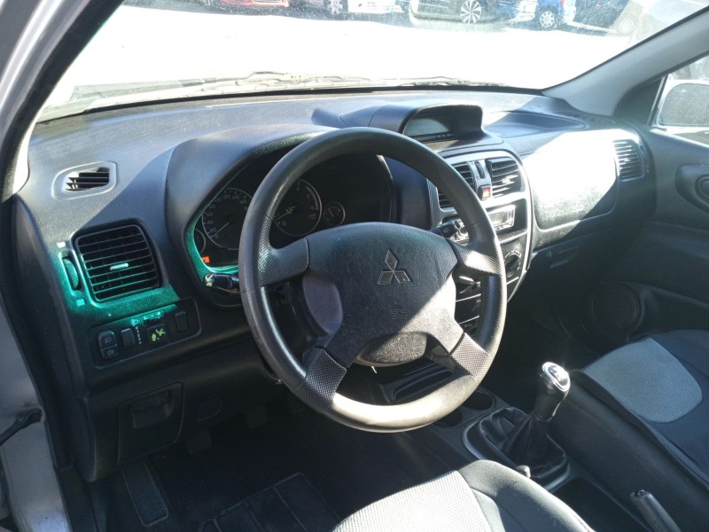 mitsubishi space star monospace (dg_a) del año 2004