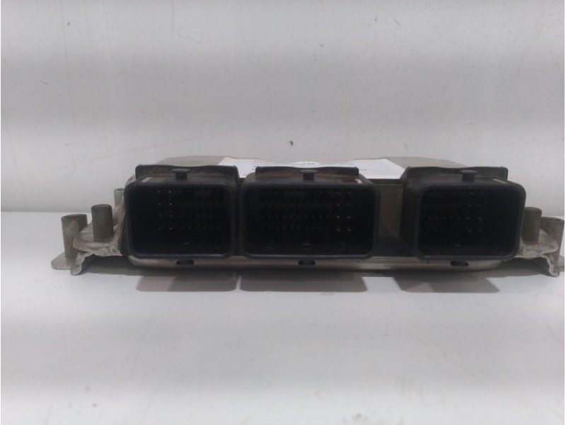 Recambio de centralita motor uce para citroën c2 vtr referencia OEM IAM 0261207999 BOSCH 