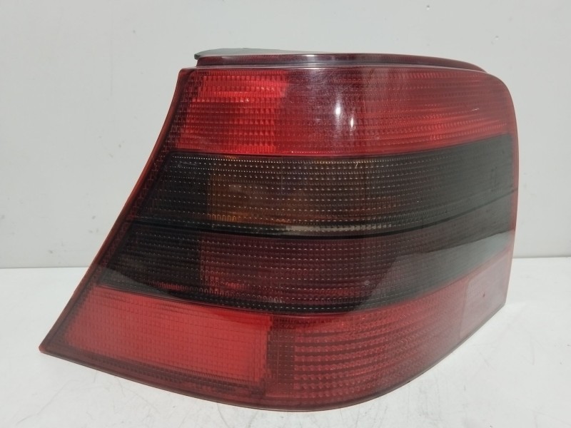 Recambio de piloto trasero izquierdo para volkswagen golf iv (1j1) 1.9 tdi referencia OEM IAM 1J6945111S  