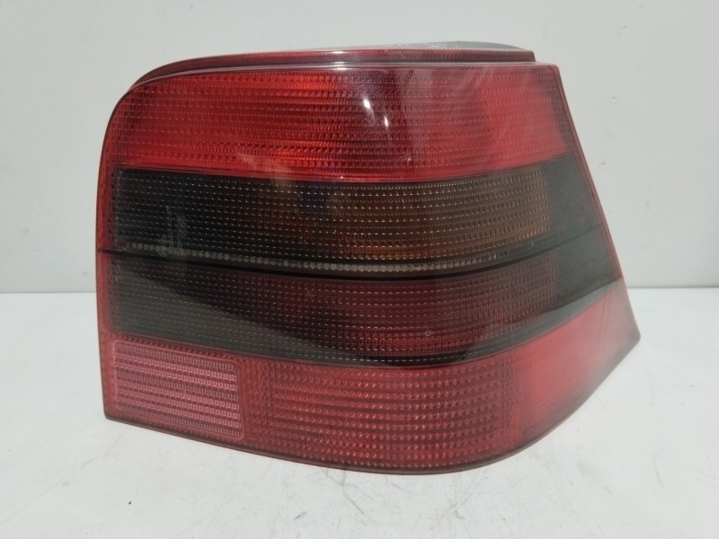 Recambio de piloto trasero derecho para volkswagen golf iv (1j1) 1.9 tdi referencia OEM IAM 1J6945257  