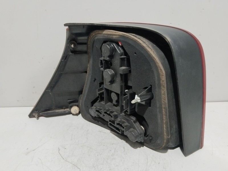 Recambio de piloto trasero derecho para volkswagen golf iv (1j1) 1.9 tdi referencia OEM IAM 1J6945257  