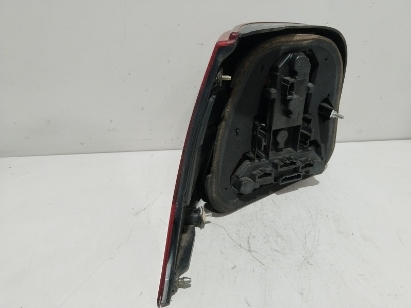 Recambio de piloto trasero derecho para volkswagen golf iv (1j1) 1.9 tdi referencia OEM IAM 1J6945257  