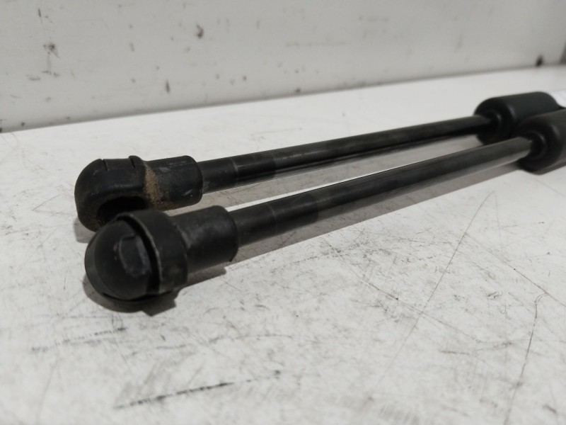 Recambio de amortiguadores maletero / porton para toyota iq 2 referencia OEM IAM 689600W570  