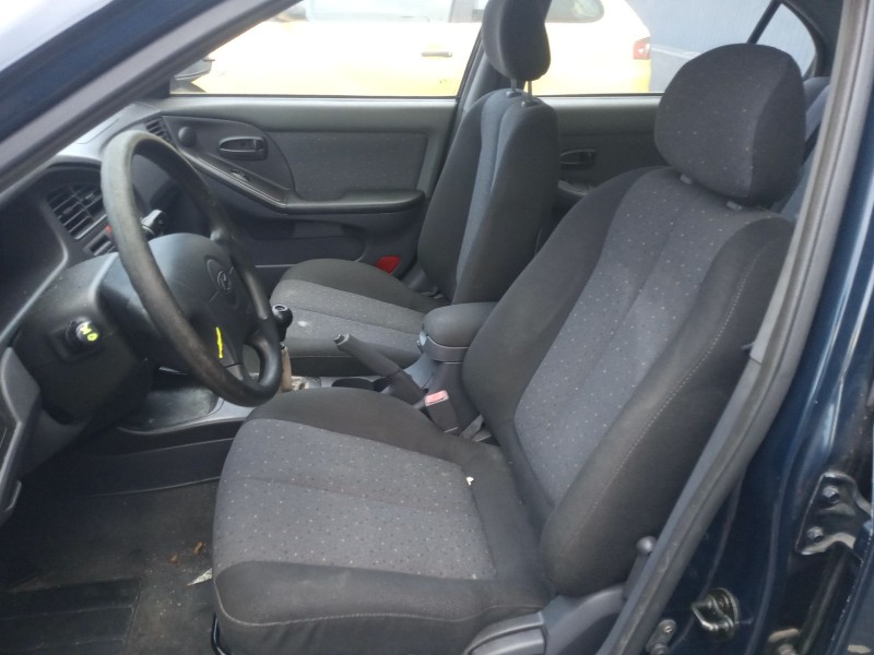 hyundai elantra iii sedán (xd) del año 2001