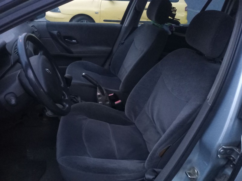 renault laguna ii grandtour (kg0/1_) del año 2001