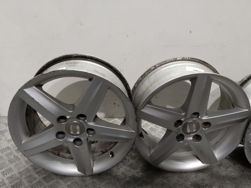 Recambio de juego llantas para seat altea xl (5p5) stylance / style referencia OEM IAM 5P0601025K  6 , 5JX16H2 ET50