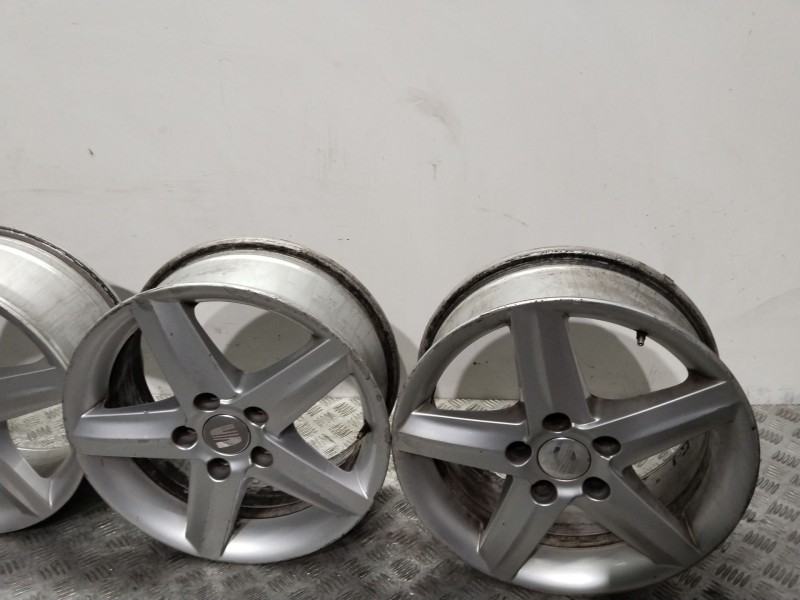 Recambio de juego llantas para seat altea xl (5p5) stylance / style referencia OEM IAM 5P0601025K  6 , 5JX16H2 ET50