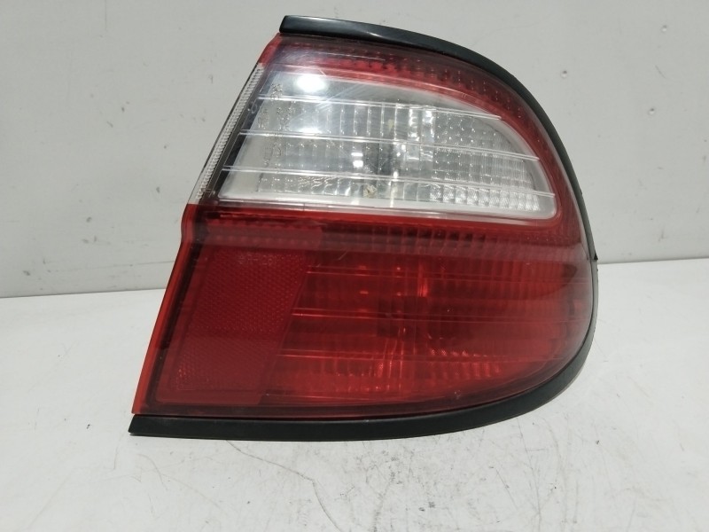 Recambio de piloto trasero derecho para nissan almera i (n15) 1.6 referencia OEM IAM 7434  