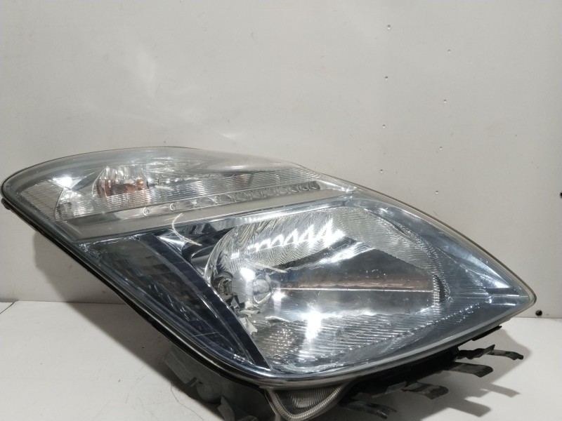 Recambio de faro derecho para toyota prius liftback (_w2_) 1.5 hybrid (nhw20_) referencia OEM IAM 8113047090  