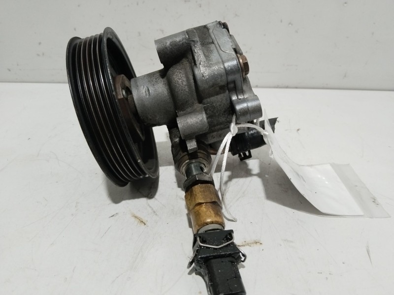 Recambio de bomba direccion para volkswagen golf iv (1j1) 1.6 fsi referencia OEM IAM 038145255A  