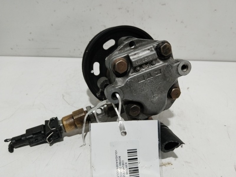 Recambio de bomba direccion para volkswagen golf iv (1j1) 1.6 fsi referencia OEM IAM 038145255A  