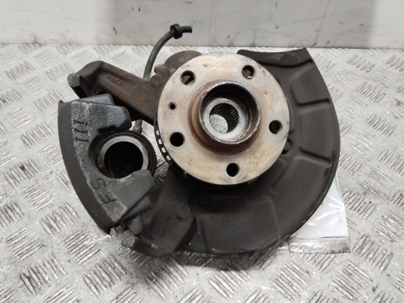 Recambio de mangueta delantera izquierda para volkswagen golf iv (1j1) 1.6 referencia OEM IAM 1J0407255N  