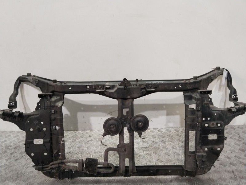 Recambio de panel frontal para kia carens (un) active referencia OEM IAM 641101D000  